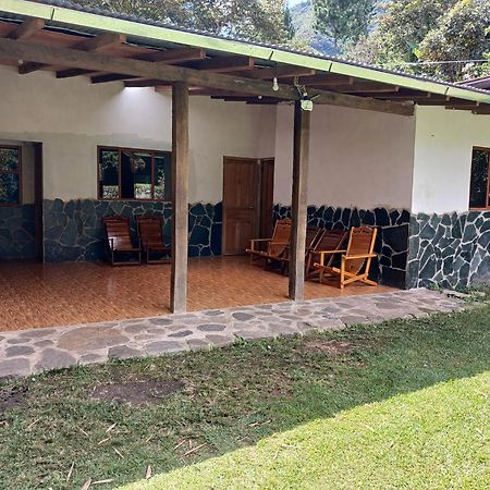 Lia B&B Lucmabamba Sahuayaco Buitenkant foto