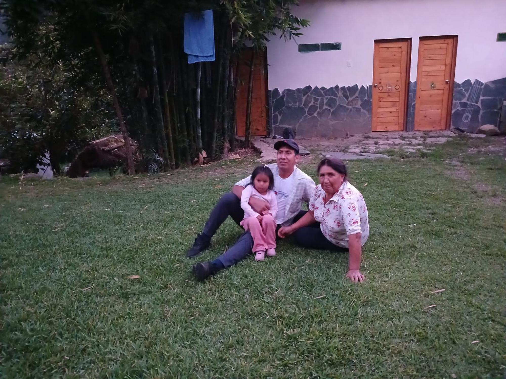 Lia B&B Lucmabamba Sahuayaco Buitenkant foto